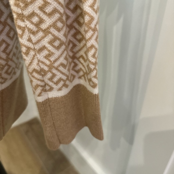 Tommy Hilfiger Tan Geometric Cardigan - Picture 3 of 4
